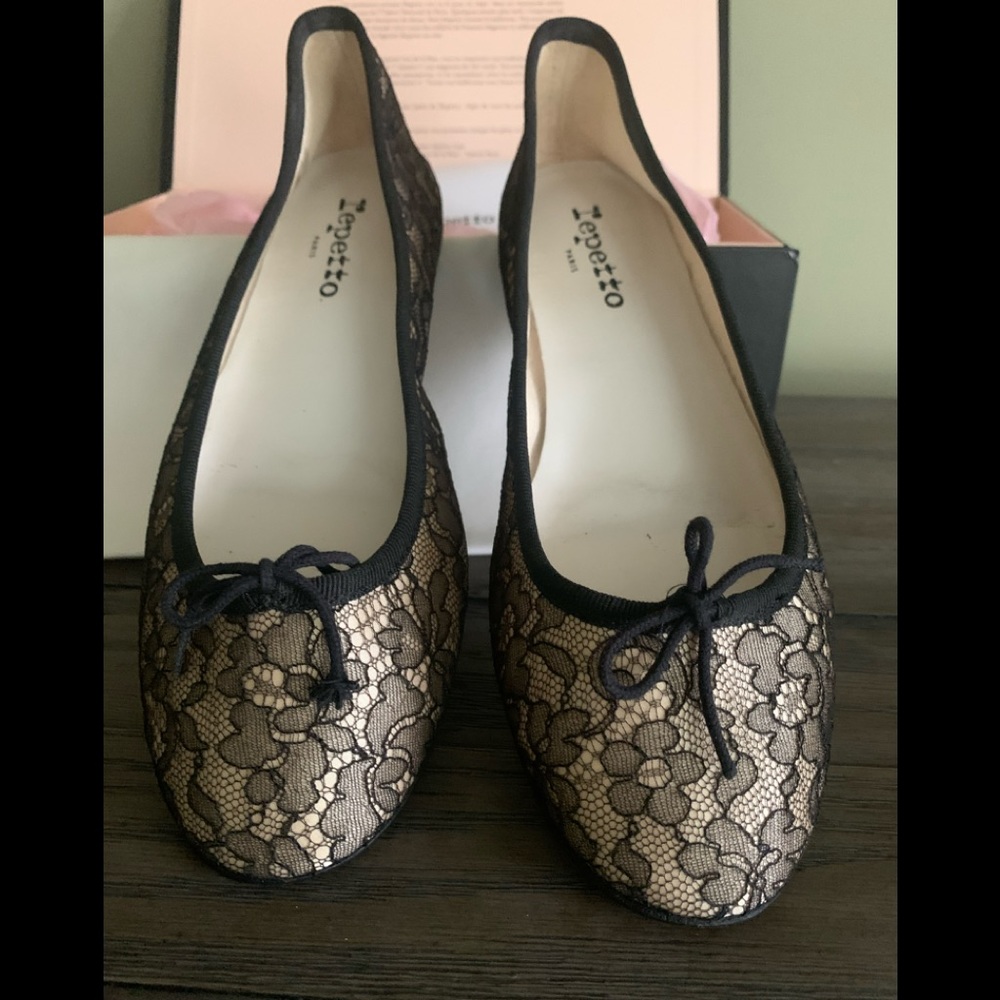 WOMANS REPETTO  PARIS  Lace Flats oo La La💋